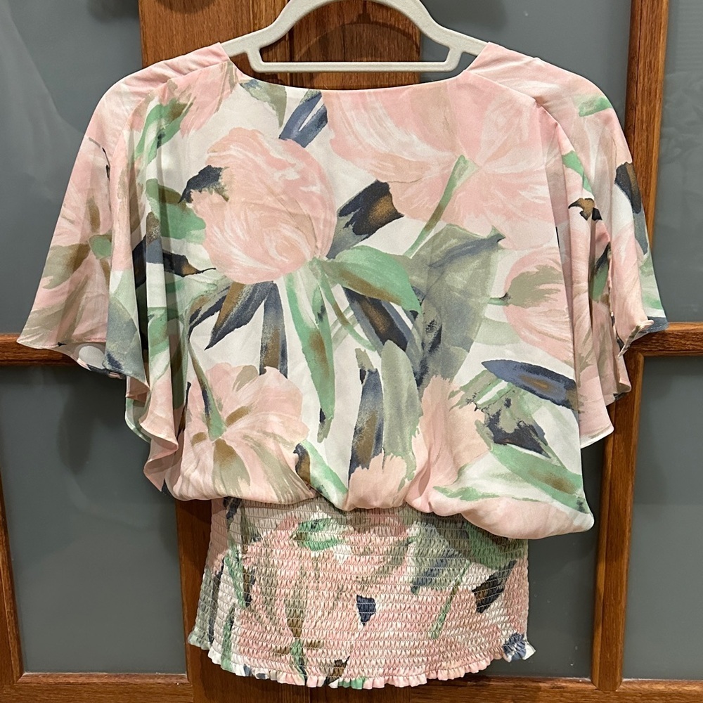 White House Black Market Pastel Floral Blouse​​ - Picture 4 of 7